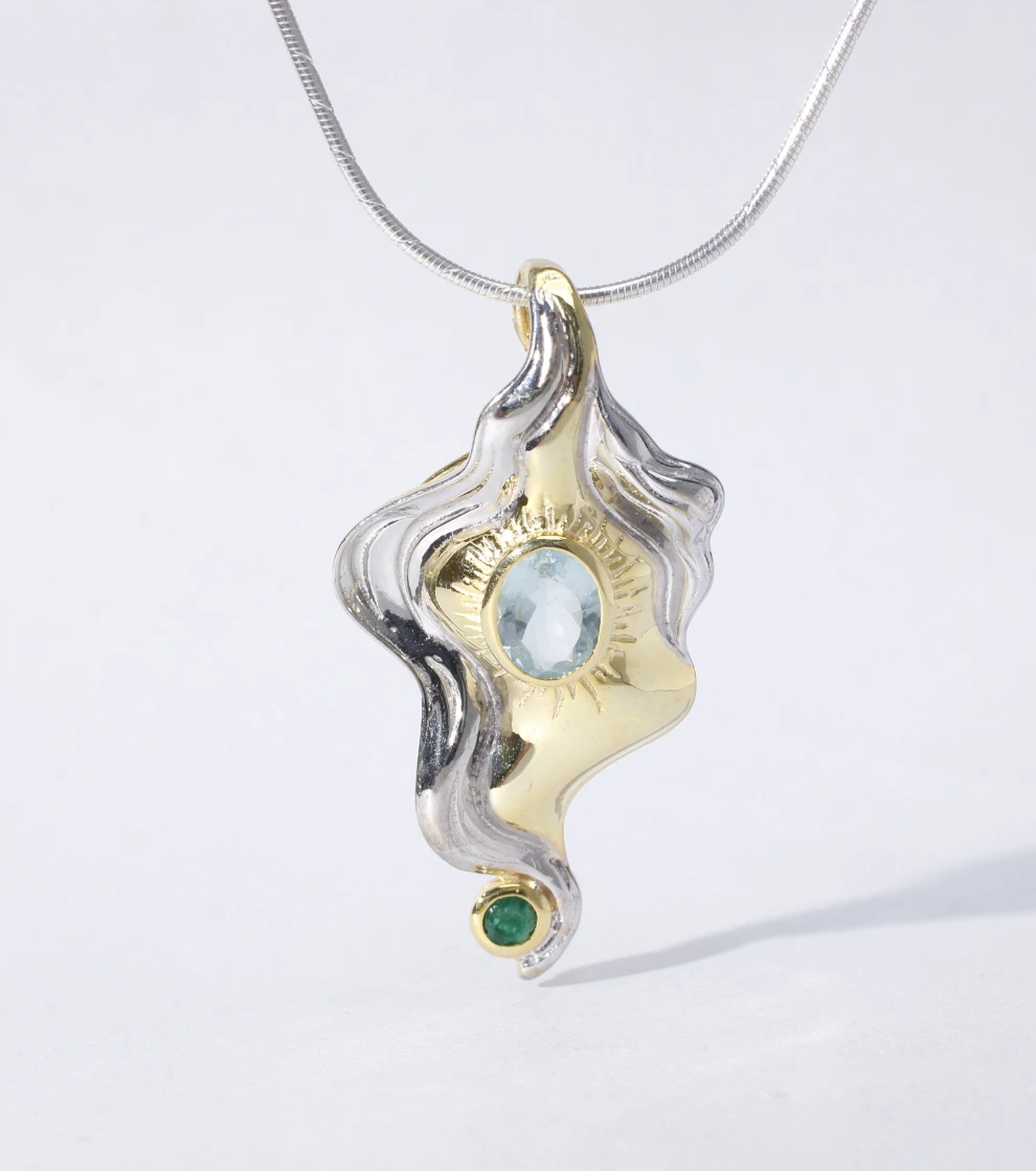 Cloud Veil Sunrise Pendant in Aquamarine Stone
