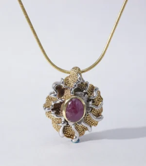 Seraphic Pendant in Star Ruby