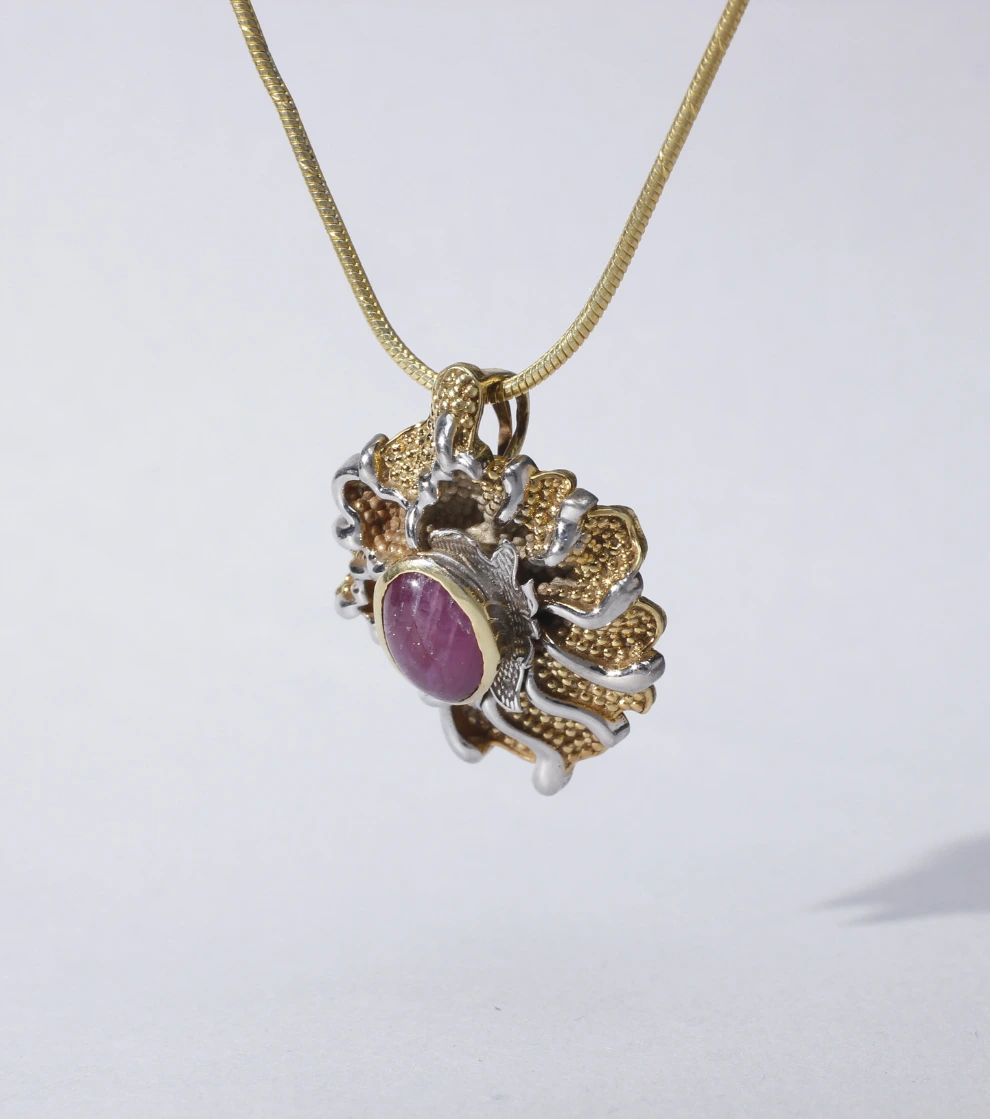Seraphic Pendant in Star Ruby
