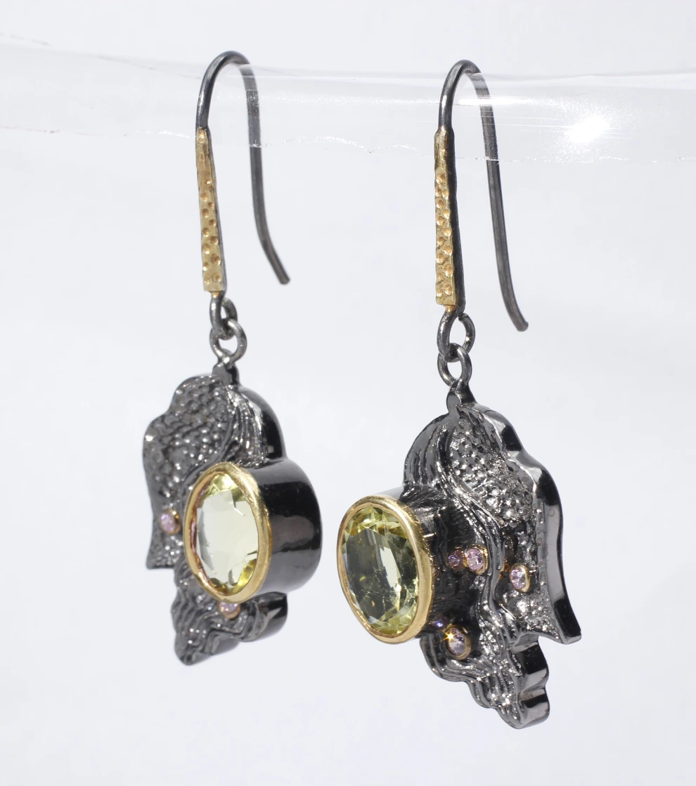 Veloura Mistry Earring