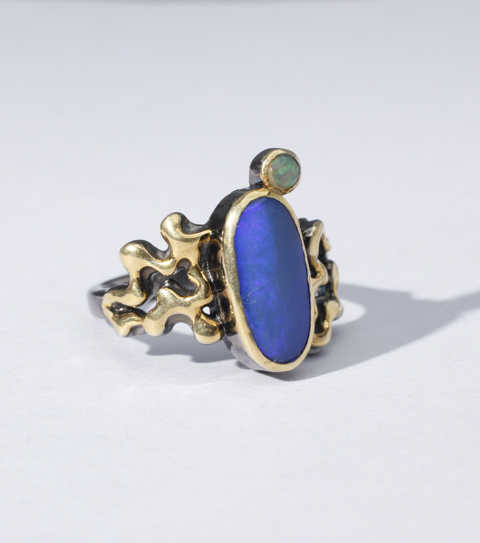 The Marine Garden Ring in Australian and Ethiopian Opal