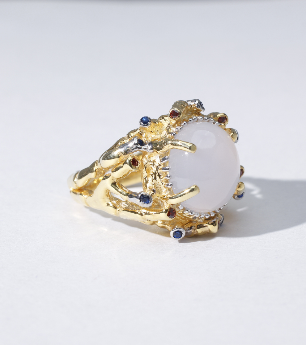 Biedermeier Bouquet Ring in Chalcedony