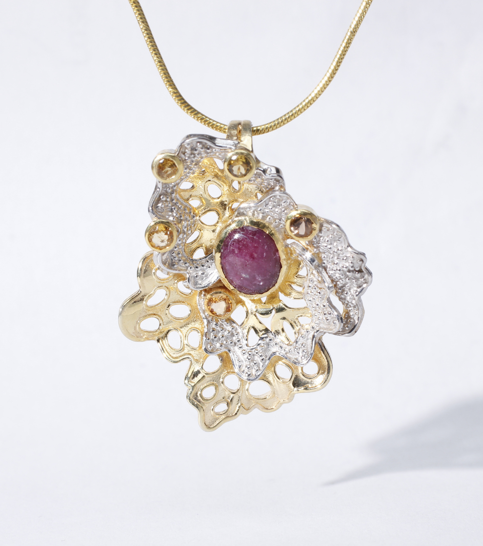 Pansies Flower Pendant in Star Ruby