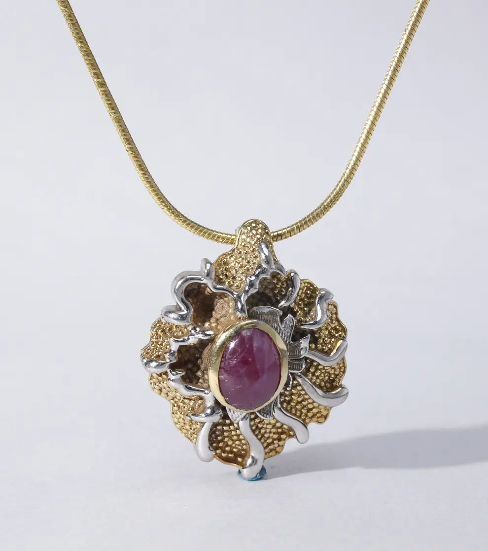 Seraphic Pendant in Star Ruby